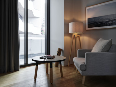 Hyde Park Coworking Desk 