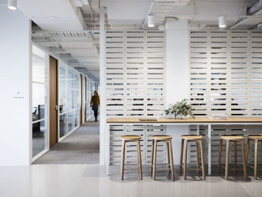 Parliament Station 6 Person Office 